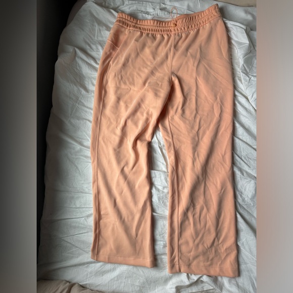NWOT Lululemon Softstreme High-Rise Pant *Short in Peach Bellini, size 12 - Picture 2 of 9